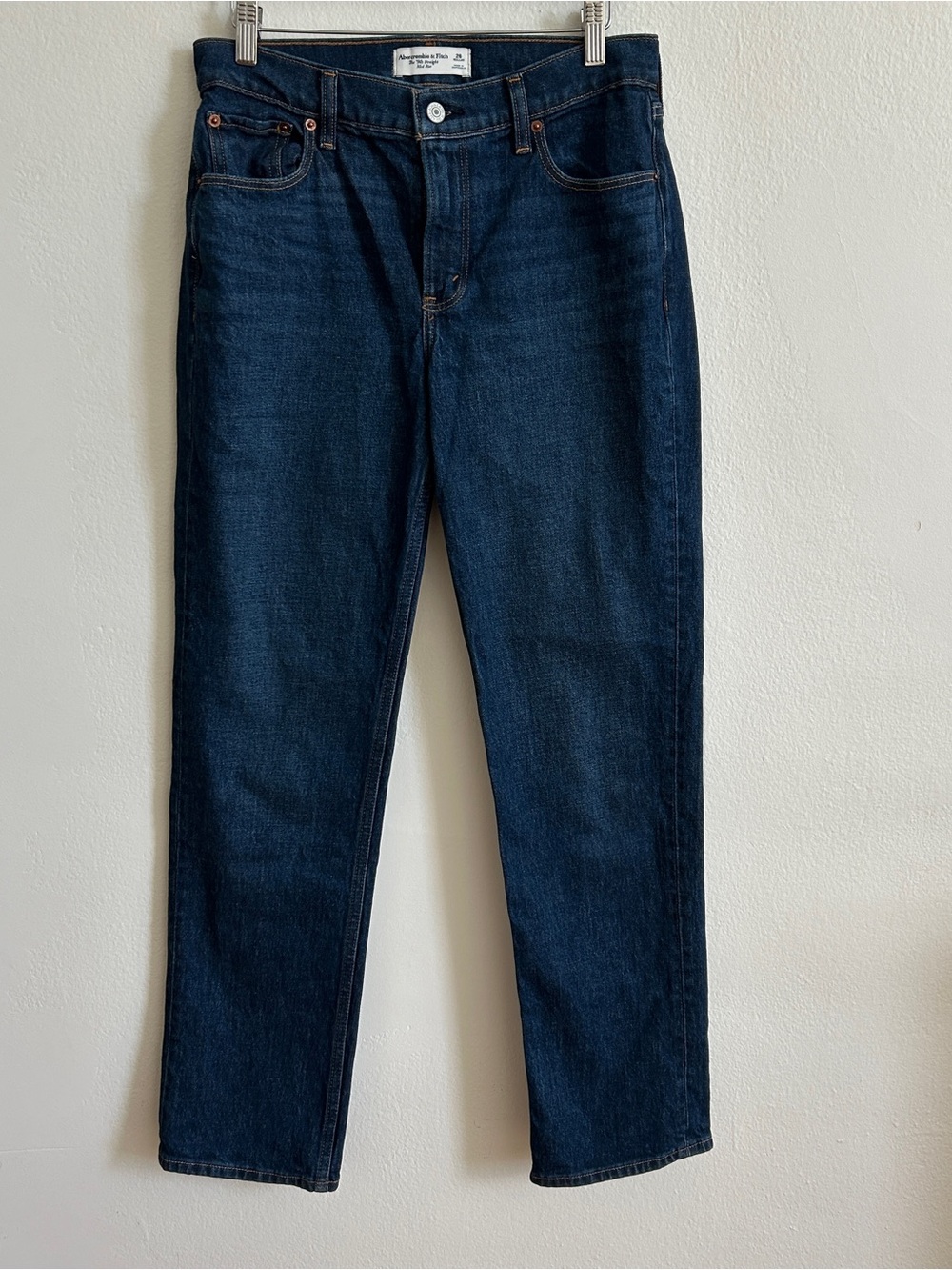 NWT Abercrombie 90’s Straight Leg Mid-Rise Jeans | Dark Wash